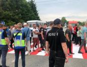 На Прикарпатье жители восьми сел заблокировали трассу из-за плохой дороги (видео)