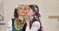 Фотосесії в українському строї: мистецтво, родинні традиції та підтримка ЗСУ