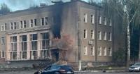 Росія двічі вдарила по центру Мени на Чернігівщині: 12 поранених, серед них - діти (відео)