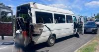 Через удар по маршрутці у Запоріжжі двоє загинули, поранено 6 людей (відео)