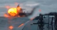 Україна атакувала танкер РФ у Чорному морі: відео моменту