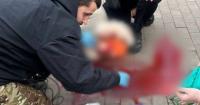Бігла спускатися в метро: жінку з уламком в голові ушпиталили в тяжкому стані у Києві (фото, відео)