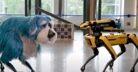 Відомі роботи-пси Boston Dynamics отримали кумедний костюм (відео)