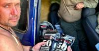 «Рекламу за гроші крутити не хочуть»: український військовий закликає підтримати унікальне виробництво серветок для чищення зброї