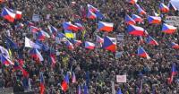У Чехії масштабні протести проти чинної влади: у Празі на вулиці вийшло майже пів мільйона людей (відео)