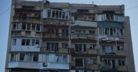 З’явились відео прямих влучань балістикою у Києві, під завалами висотки були заблоковані мертві (відео)