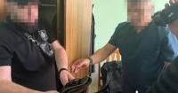 ДБР викрило лікаря з Рівного, який вимагав хабарі за висновки для ВЛК