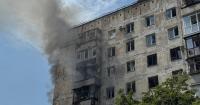 Палаюча багатоповерхівка у Запоріжжі: загиблих та постраждалих більшає (відео)