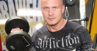 Чемпіон світу з боксу Узелков показав фото після операції на серці