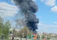 Росіяни розносять АЗС у Харкові, вже 9 влучань (відео)