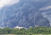 По-багатому: у Рибінську завдяки ЗСУ нафтопродукти у річці, мазутний дощ, а на подвір’ях усе в нафті (відео)