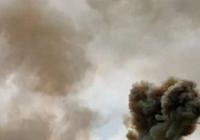 Прямий приліт "Іскандера" у будинок в Кривому Розі: пожежа більшає, є постраждалі (відео)