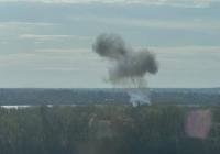 Росіяни атакували Дніпро, пошкоджено багатоповерхівку, депо, тролейбуси: відео моменту влучання дрона