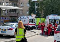 У Черкасах озброєний чоловік захопив "Макдональдс", він стріляє (відео)