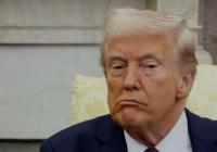 Трамп скоро помре? Від президента США постійно смердить сечею, він ледь тримається на ногах