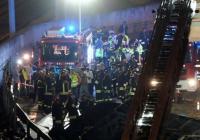 Біля Венеції автобус впав з моста, зачепився за дроти і загорівся: серед десятків загиблих є українці (відео)