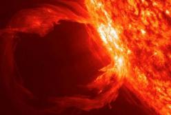 Невероятный танец солнца. Движения протуберанцев завораживают