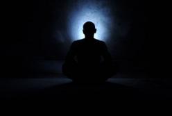 Члены религиозного движения молятся в батарейки и утверждают, что ни раз спасали таким образом мир