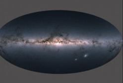 Результат завораживает: грандиозное изображение Млечного Пути и соседних галактик 
