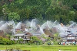 Гениальная оросительная система превращает японскую деревушку в гигантский фонтан (видео)