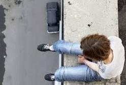 Волна детских самоубийств: что важно знать родителям