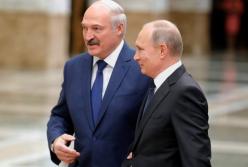 Кремль написал конституцию Беларуси, но Лукашенко боится ее показать