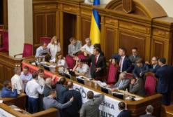 Конфликт в разгаре: в последние недели перед отпуском «тарифный геноцид» поссорил депутатов