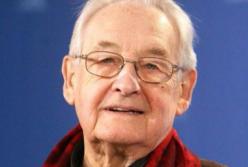 И ковчег плывет: памяти Анджея Вайды