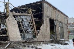 Проваливаются крыши и рушатся заводские цеха: как Донецк идет ко дну