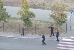 Полицейские перестреляли бы друг друга