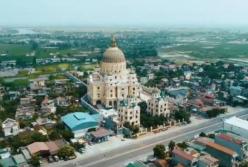 Бизнесмен строит в селе великолепный дворец, достойный короля (видео)