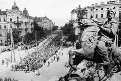 Украина возродилась тогда, возродится и сейчас!