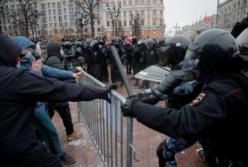 Протесты в России усилятся: кому-то сломают руки, а кого-то посадят