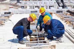 Как украинцы-заробитчане влияют на валютный рынок Украины