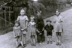 Дитинство, якого тепер не має ніхто