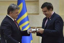 Лишив Саакашвили гражданства, Порошенко нанес удар по сознаю своих сторонников