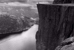 Проснитесь, вы летите в пропасть