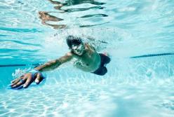 Как научиться плавать: пять типичных ошибок новичков