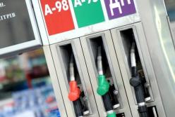 Как обвал цен на нефть повлияет на стоимость бензина в Украине