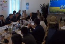 Парламентаризм в Украине снова дискредитирован