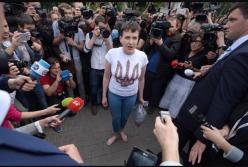 Савченко вирішили віддати у суворі прокурорські обійми