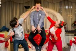 Почему мы тянем за уши в День Рождения