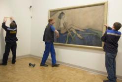 Грабят музеи и мародерят обычно перед отступлением