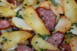 Подросток теряет зрение из-за постоянного поедания жаренного картофеля с колбасой
