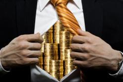 Миллионы премьера и автопарк главы НБУ – первые лица страны показали доходы (подробности)