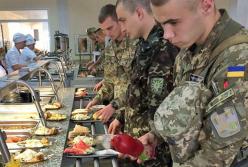 Передайте всем военным: солдат контрактник имеет право на трехразовое питание