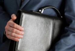 Закон про держслужбу для високопосадовців - не писаний?