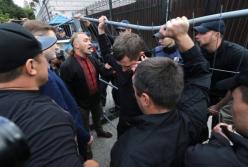  С такими «друзьями» врагов не надо