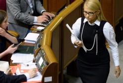 «Мама» коррупции Тимошенко против «пасынка» Гройсмана