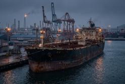 Guardian виявив, що понад 150 000 тонн палива було відправлено до російських портів у липні та серпні, частково з використанням підсанкційних танкерів